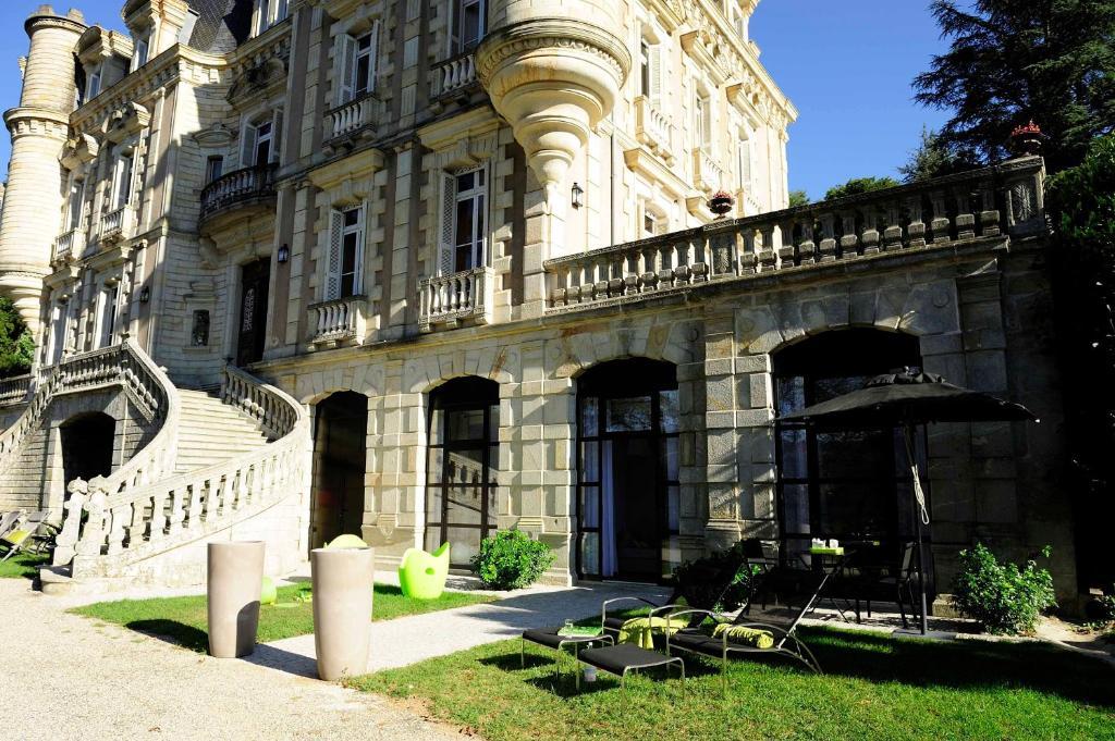 Château Clément - Les Collectionneurs Affittacamere